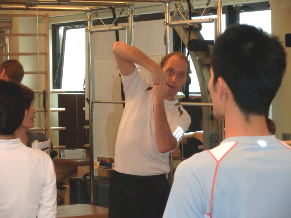 ピラティス　横浜　呼吸　初心者　難しい