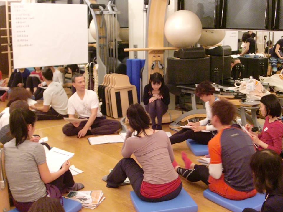 ピラティス　横浜　呼吸　初心者　難しい